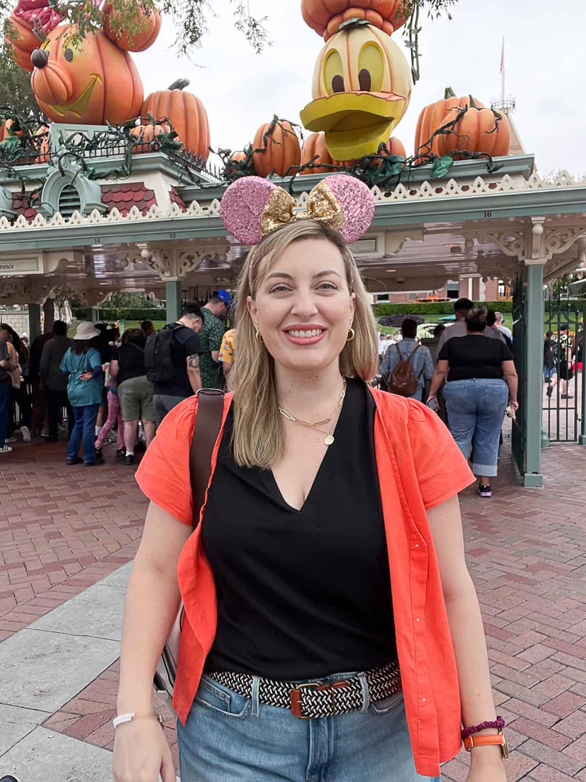 Jenna Passaro demonstrating Disney outfit for women around Halloween Time in the parks
